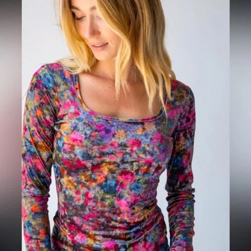 NWT Natural Life Floral Velvet Long Sleeve Top Boho Fitted Size Small - Picture 1 of 4